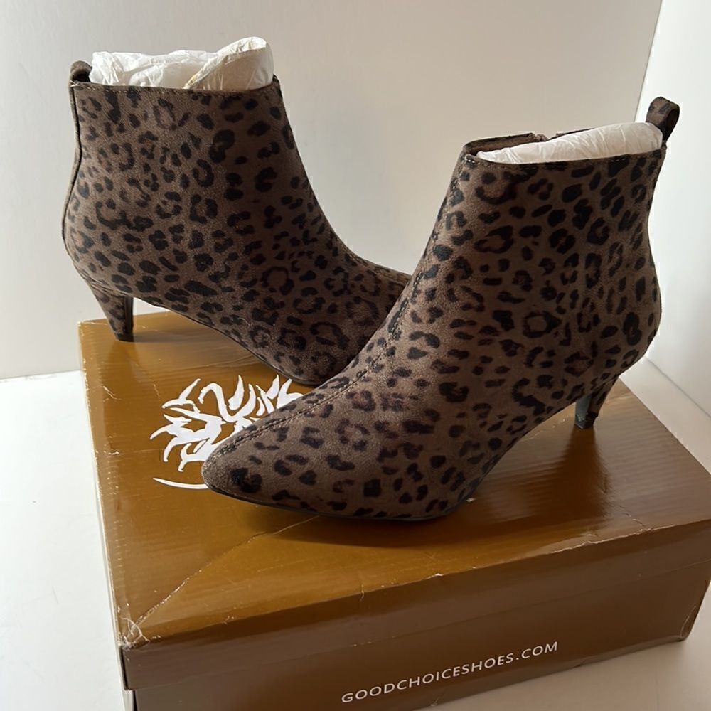 GC Shoes Aden Taupe Leopard Ankle Bootie size 6.5 - Picture 2 of 6